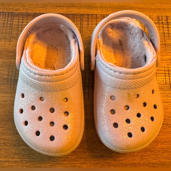 CROCS | Classic Glitter Faux Fur Lined Clogs Purple - C7 - Picture 1 of 6